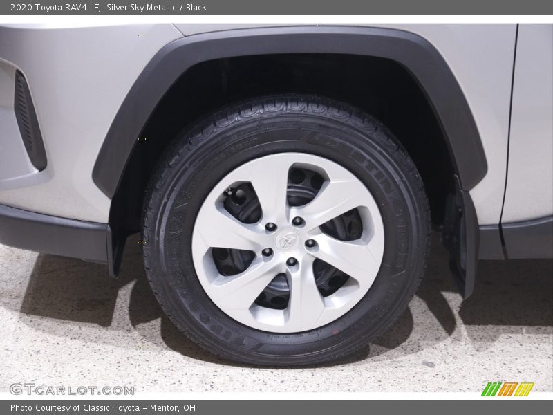 Silver Sky Metallic / Black 2020 Toyota RAV4 LE
