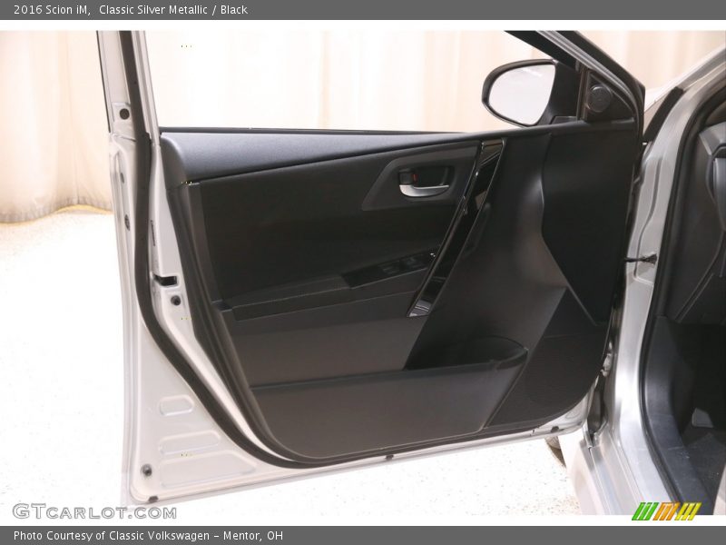 Classic Silver Metallic / Black 2016 Scion iM