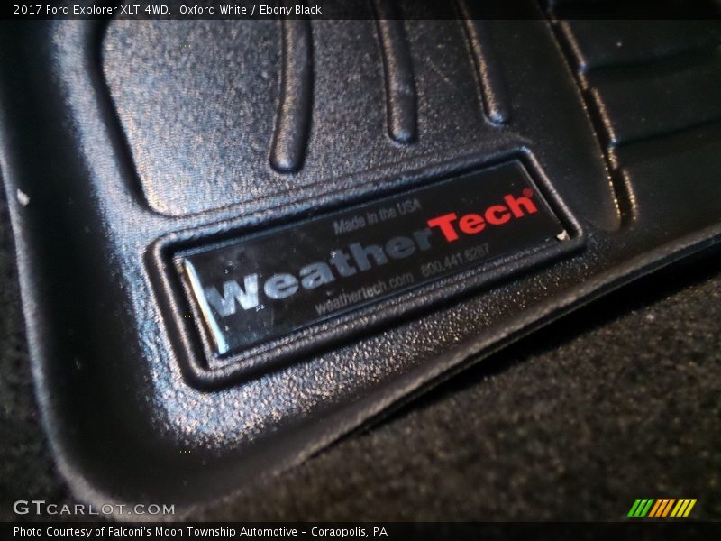 Oxford White / Ebony Black 2017 Ford Explorer XLT 4WD