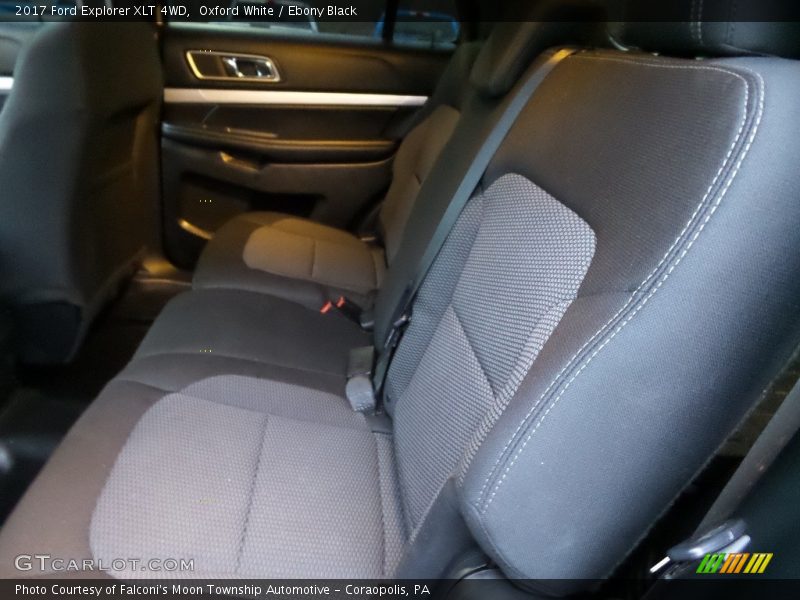 Oxford White / Ebony Black 2017 Ford Explorer XLT 4WD