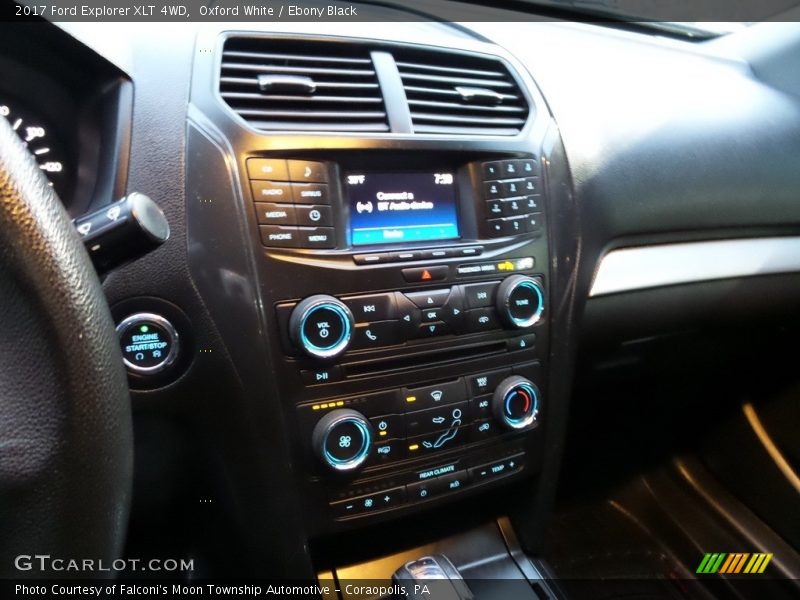 Oxford White / Ebony Black 2017 Ford Explorer XLT 4WD
