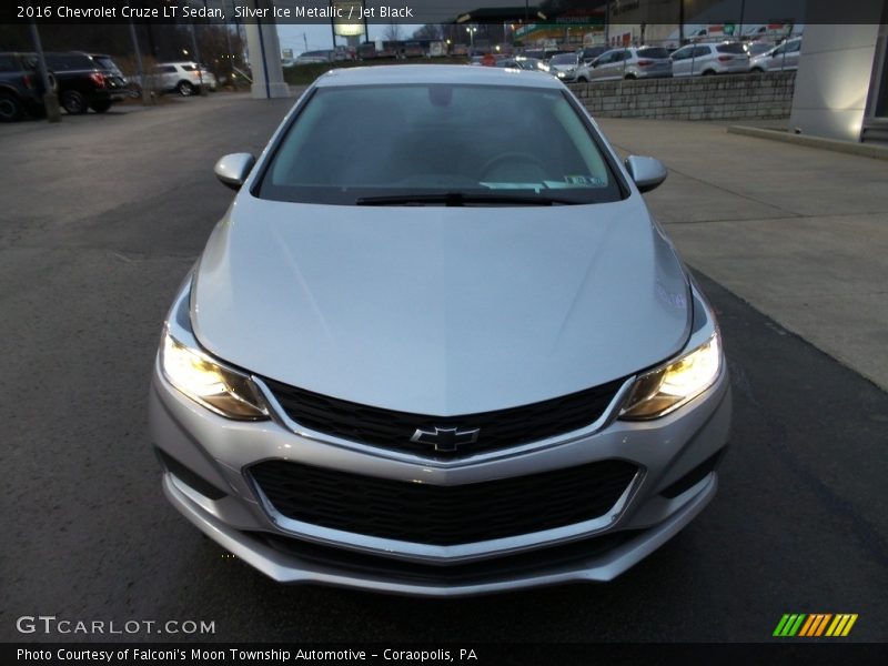 Silver Ice Metallic / Jet Black 2016 Chevrolet Cruze LT Sedan