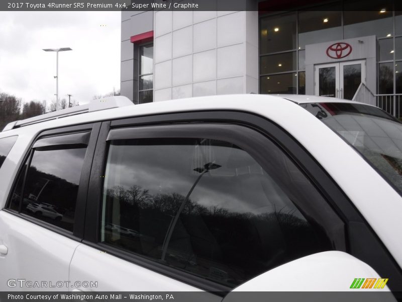 Super White / Graphite 2017 Toyota 4Runner SR5 Premium 4x4