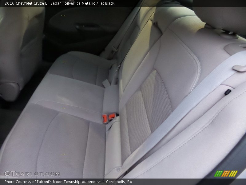 Silver Ice Metallic / Jet Black 2016 Chevrolet Cruze LT Sedan