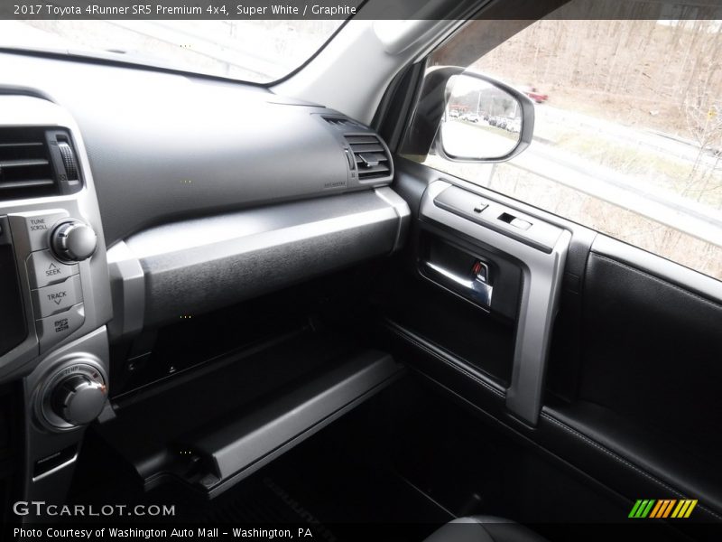 Super White / Graphite 2017 Toyota 4Runner SR5 Premium 4x4