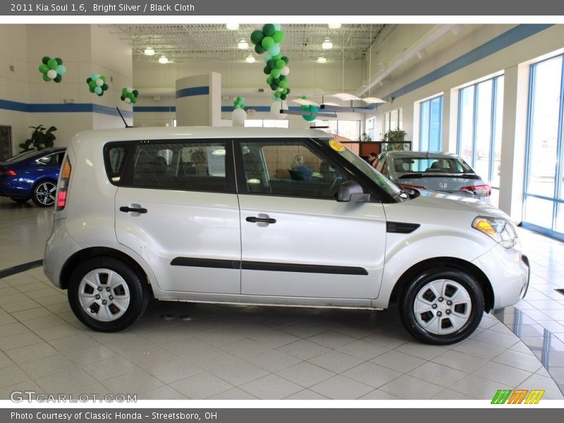 Bright Silver / Black Cloth 2011 Kia Soul 1.6