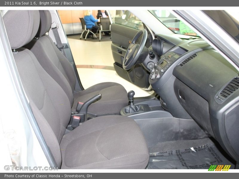 Bright Silver / Black Cloth 2011 Kia Soul 1.6