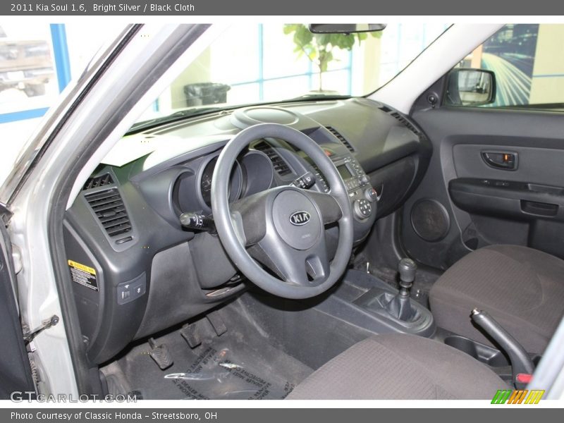 Bright Silver / Black Cloth 2011 Kia Soul 1.6
