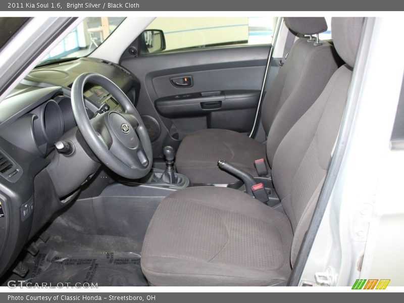 Bright Silver / Black Cloth 2011 Kia Soul 1.6