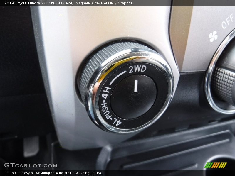 Magnetic Gray Metallic / Graphite 2019 Toyota Tundra SR5 CrewMax 4x4
