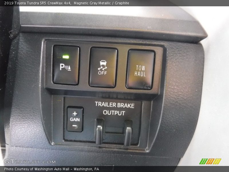Magnetic Gray Metallic / Graphite 2019 Toyota Tundra SR5 CrewMax 4x4