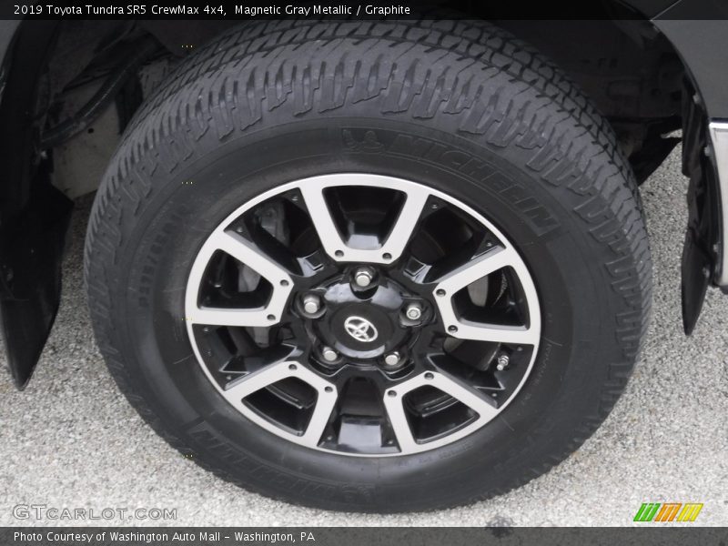 Magnetic Gray Metallic / Graphite 2019 Toyota Tundra SR5 CrewMax 4x4