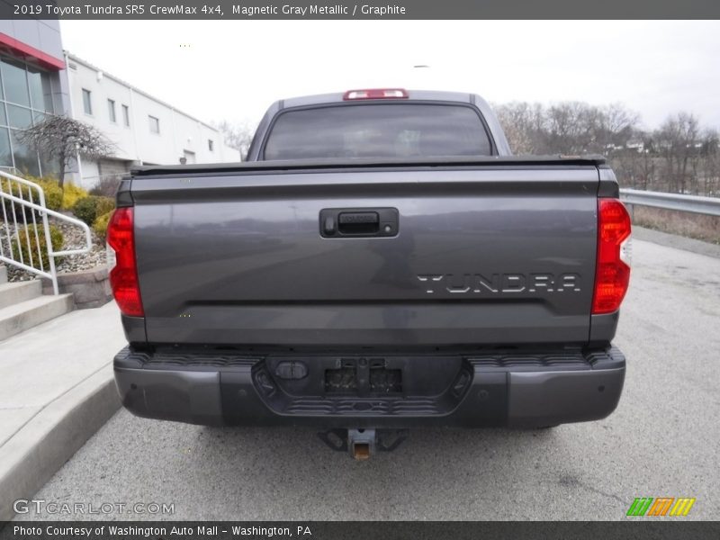 Magnetic Gray Metallic / Graphite 2019 Toyota Tundra SR5 CrewMax 4x4