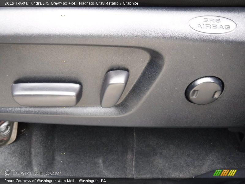 Magnetic Gray Metallic / Graphite 2019 Toyota Tundra SR5 CrewMax 4x4