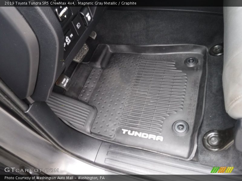 Magnetic Gray Metallic / Graphite 2019 Toyota Tundra SR5 CrewMax 4x4