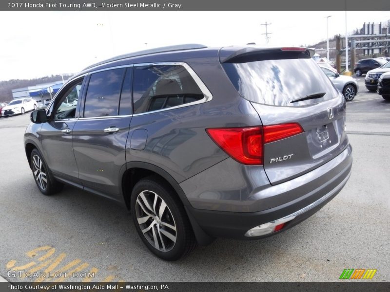 Modern Steel Metallic / Gray 2017 Honda Pilot Touring AWD