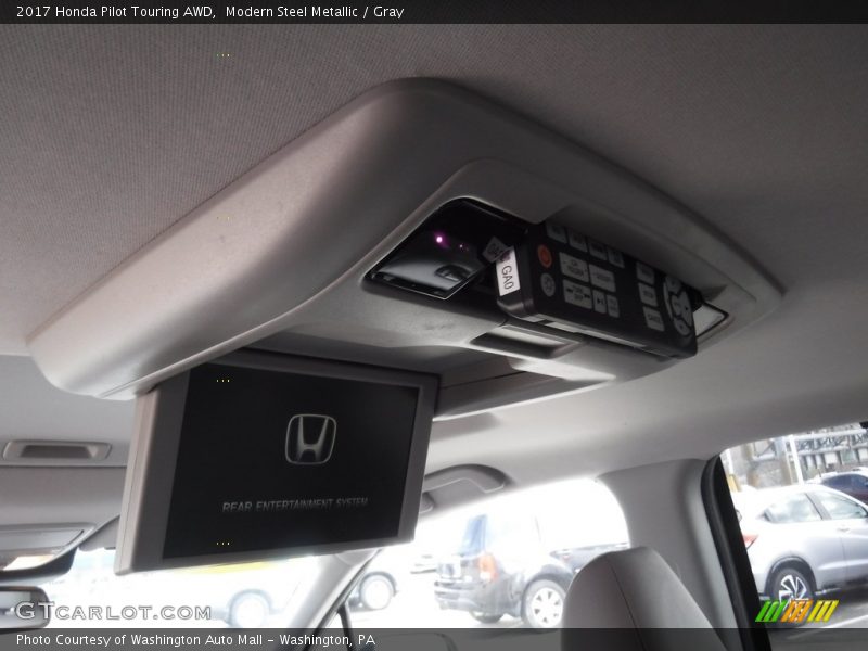 Modern Steel Metallic / Gray 2017 Honda Pilot Touring AWD