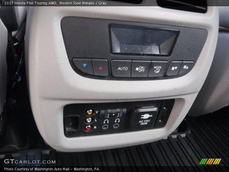 Modern Steel Metallic / Gray 2017 Honda Pilot Touring AWD