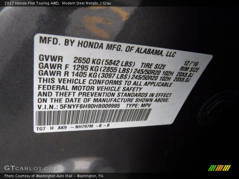 Modern Steel Metallic / Gray 2017 Honda Pilot Touring AWD