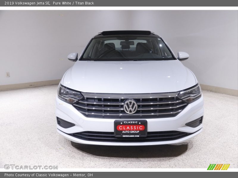 Pure White / Titan Black 2019 Volkswagen Jetta SE