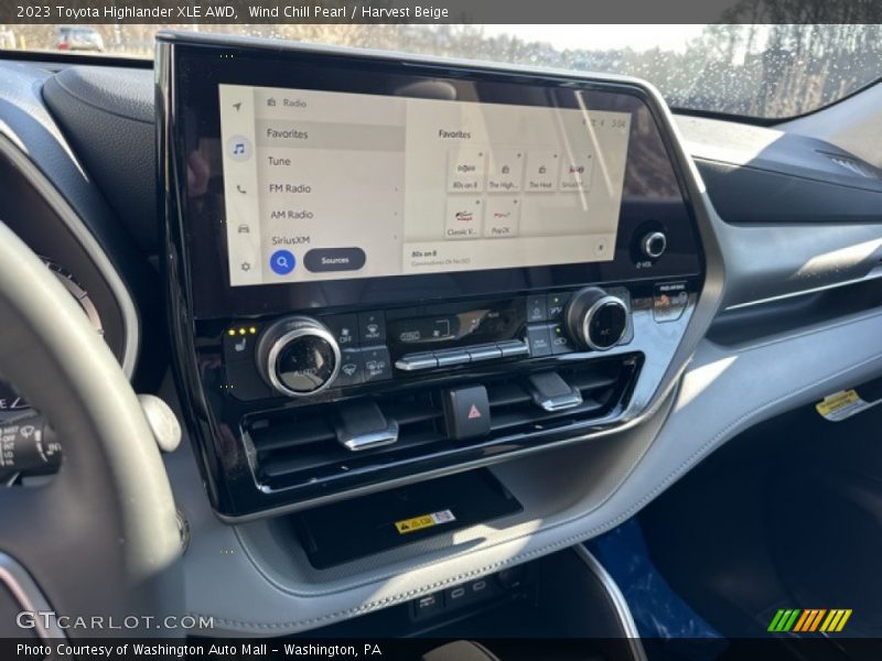 Wind Chill Pearl / Harvest Beige 2023 Toyota Highlander XLE AWD