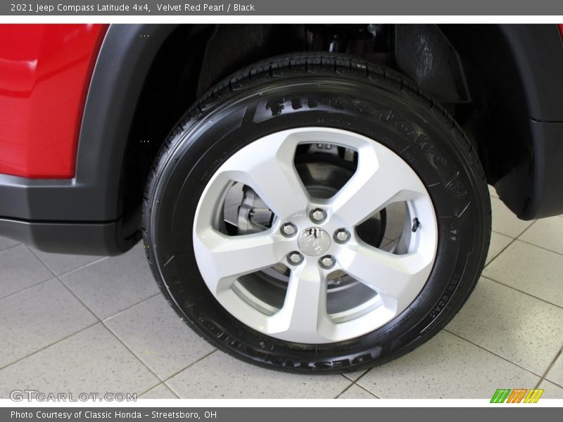  2021 Compass Latitude 4x4 Wheel