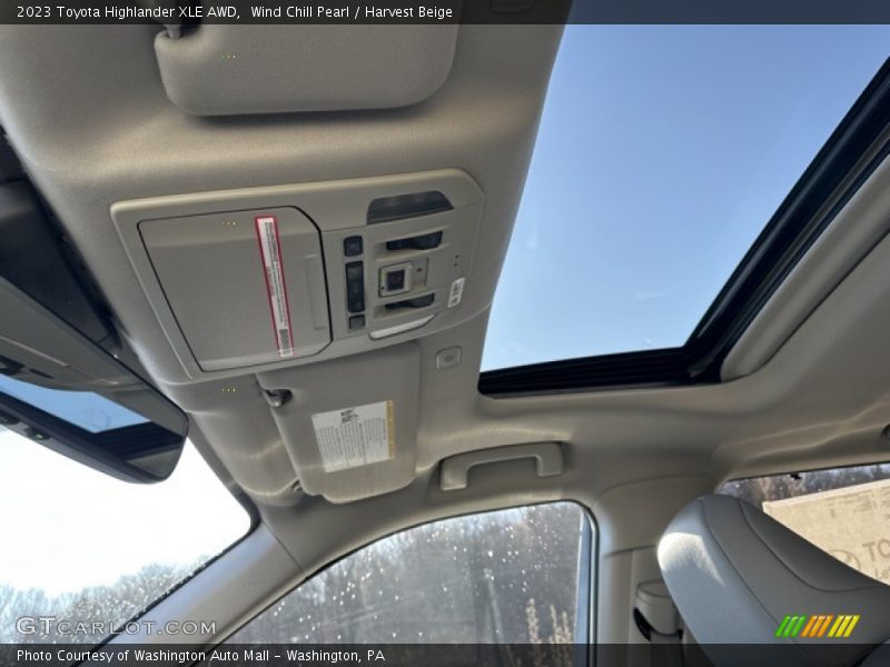 Wind Chill Pearl / Harvest Beige 2023 Toyota Highlander XLE AWD