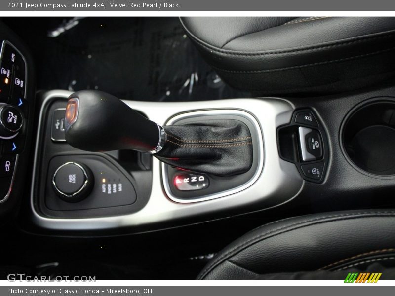  2021 Compass Latitude 4x4 9 Speed Automatic Shifter