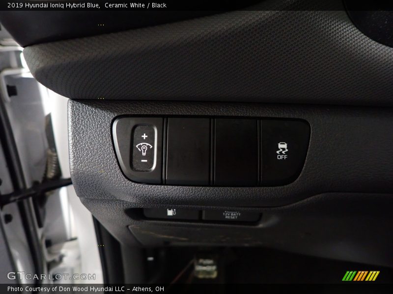 Ceramic White / Black 2019 Hyundai Ioniq Hybrid Blue