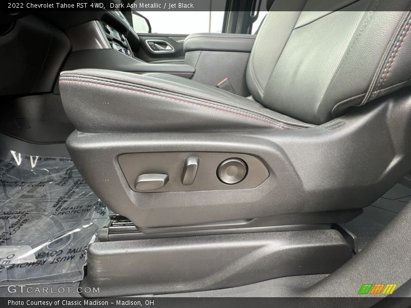 Front Seat of 2022 Tahoe RST 4WD