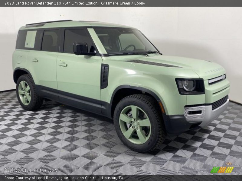 Front 3/4 View of 2023 Defender 110 75th Limited Edition