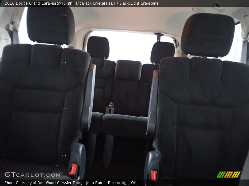 Brilliant Black Crystal Pearl / Black/Light Graystone 2016 Dodge Grand Caravan SXT