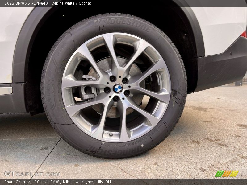 Alpine White / Cognac 2023 BMW X5 xDrive40i