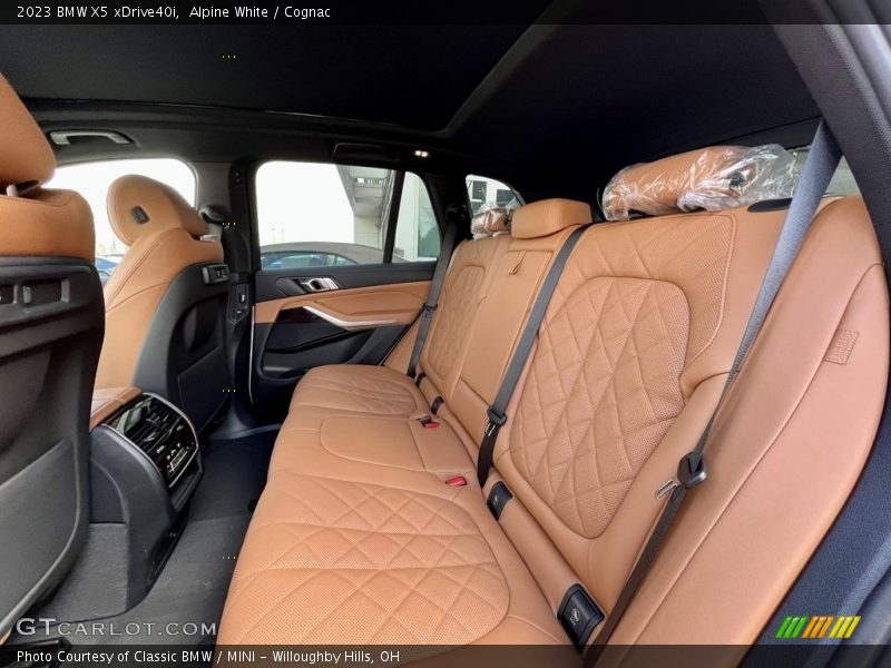 Alpine White / Cognac 2023 BMW X5 xDrive40i