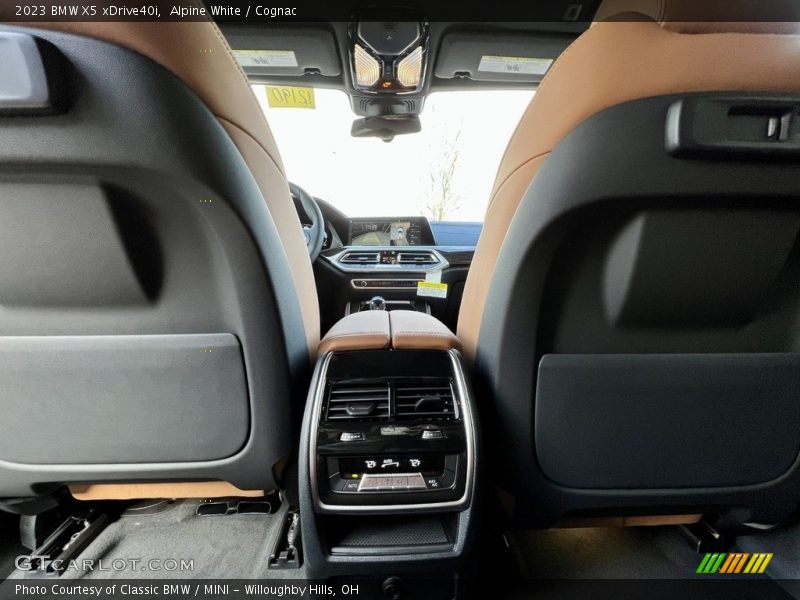 Alpine White / Cognac 2023 BMW X5 xDrive40i