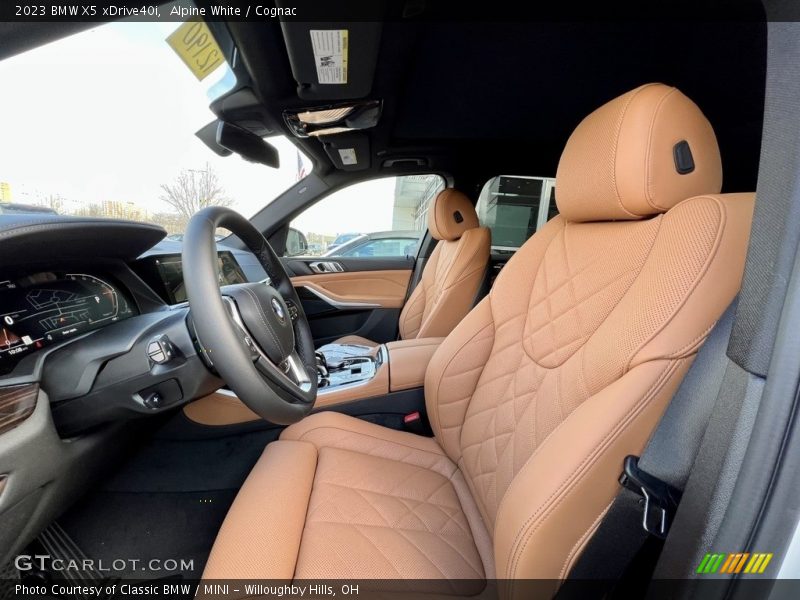 Alpine White / Cognac 2023 BMW X5 xDrive40i