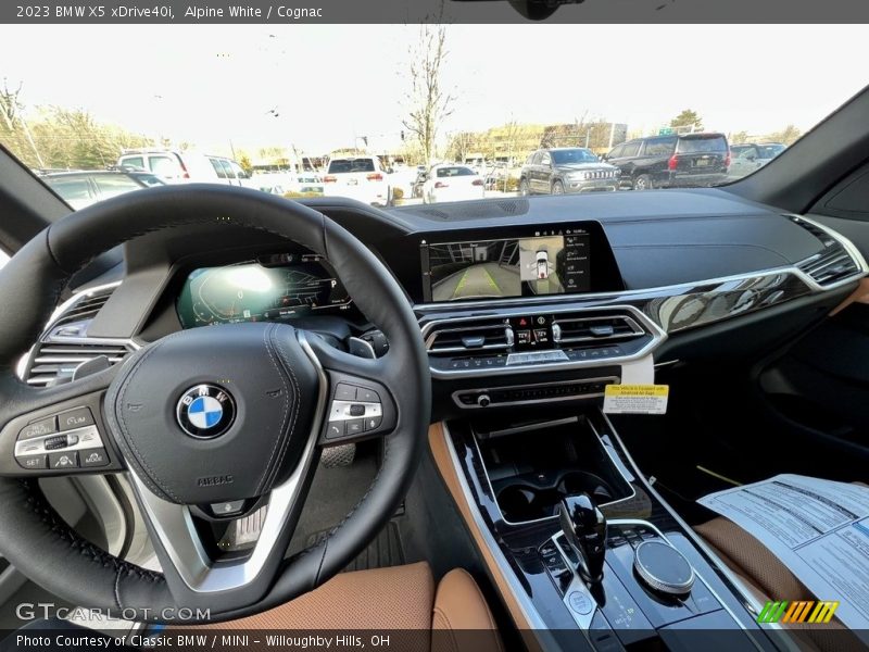 Alpine White / Cognac 2023 BMW X5 xDrive40i