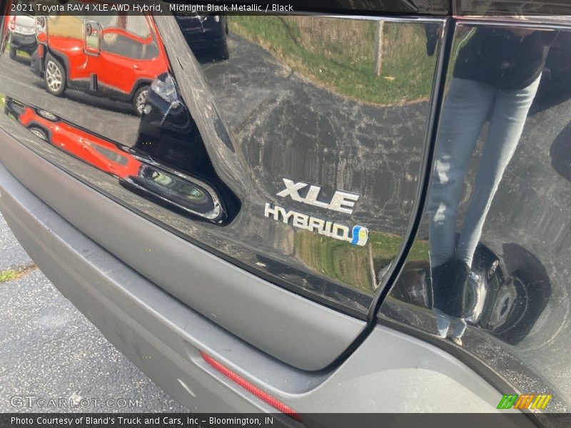 Midnight Black Metallic / Black 2021 Toyota RAV4 XLE AWD Hybrid