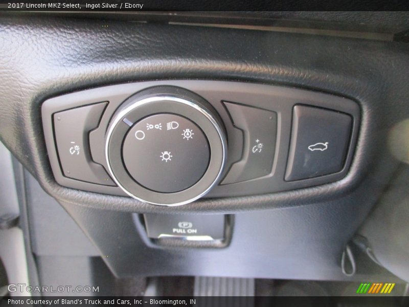 Ingot Silver / Ebony 2017 Lincoln MKZ Select