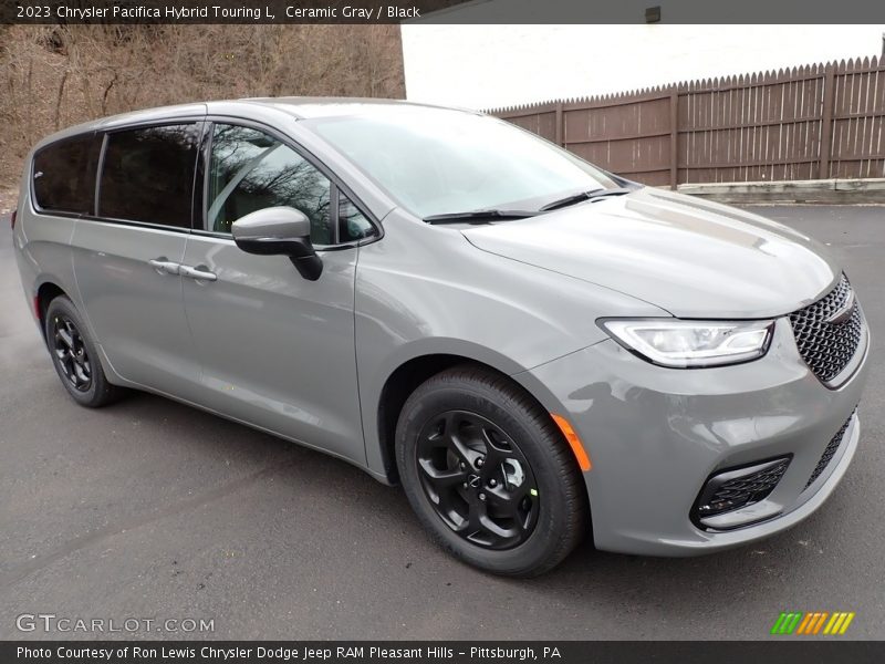 Front 3/4 View of 2023 Pacifica Hybrid Touring L