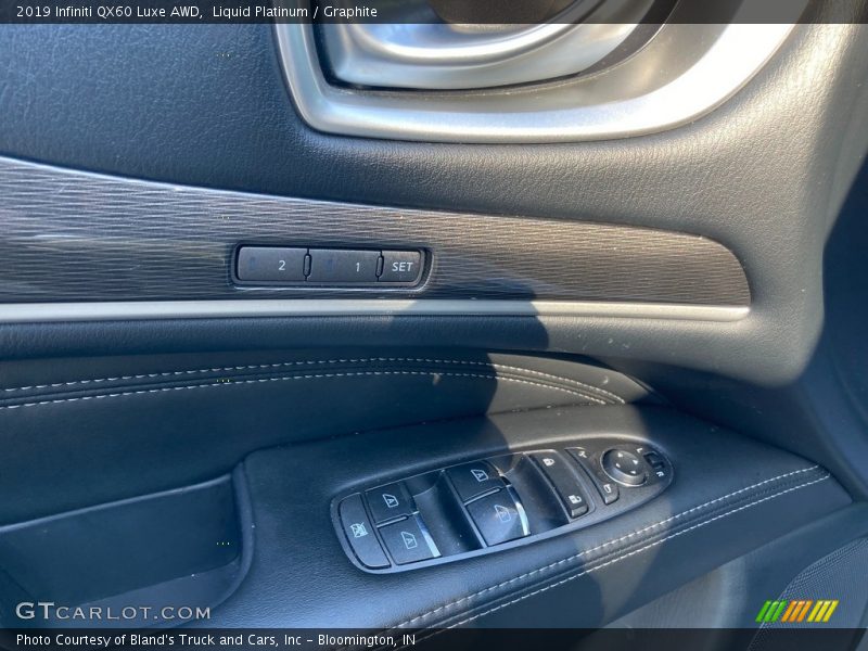 Liquid Platinum / Graphite 2019 Infiniti QX60 Luxe AWD