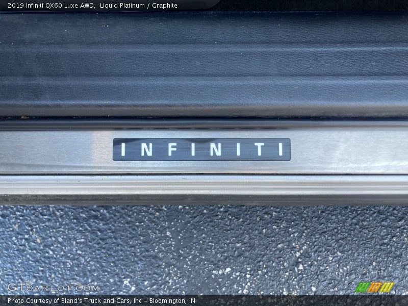 Liquid Platinum / Graphite 2019 Infiniti QX60 Luxe AWD