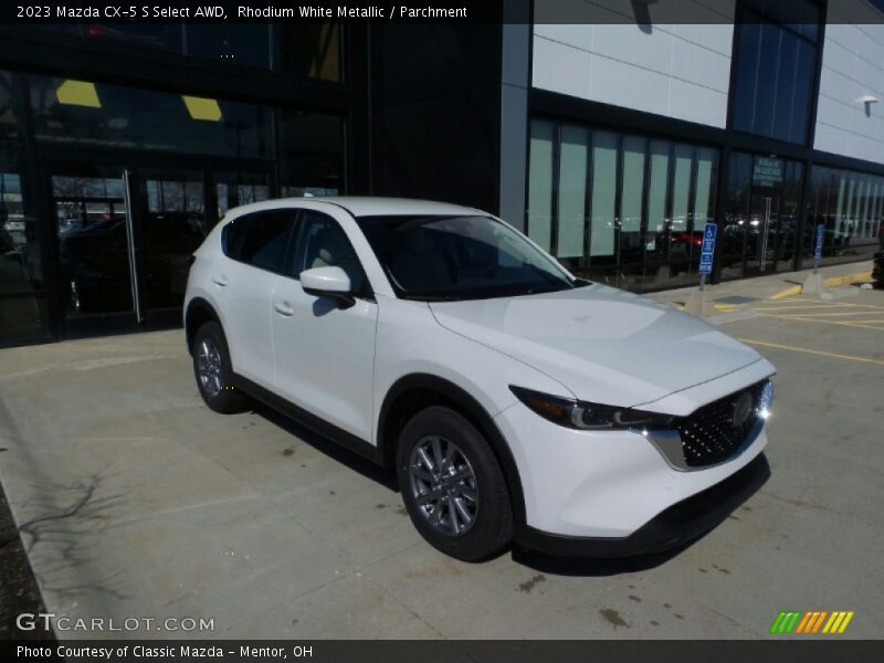 Rhodium White Metallic / Parchment 2023 Mazda CX-5 S Select AWD