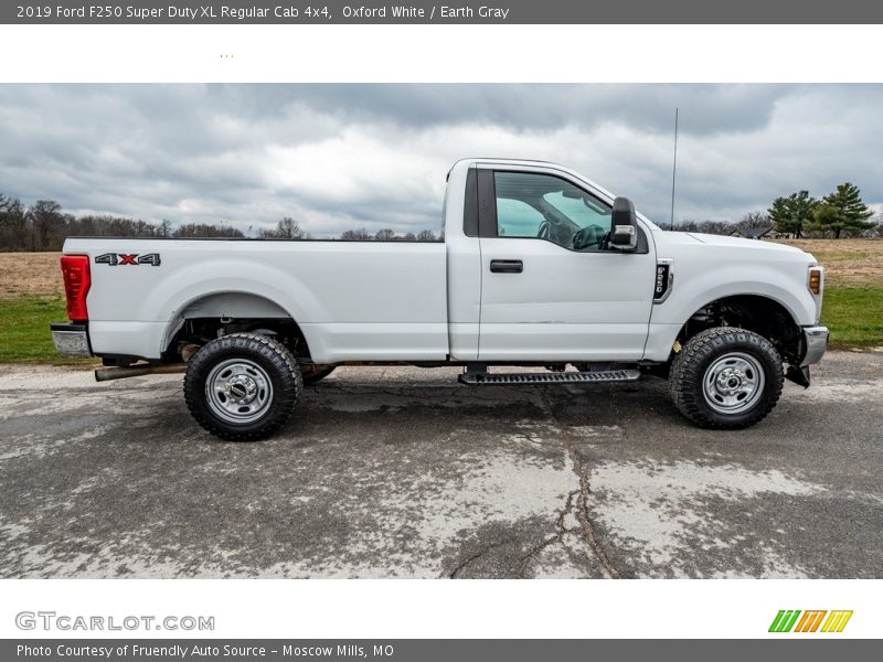 Oxford White / Earth Gray 2019 Ford F250 Super Duty XL Regular Cab 4x4