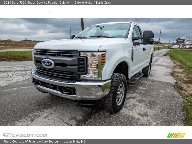 Oxford White / Earth Gray 2019 Ford F250 Super Duty XL Regular Cab 4x4