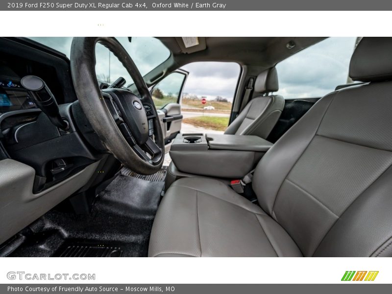 Oxford White / Earth Gray 2019 Ford F250 Super Duty XL Regular Cab 4x4