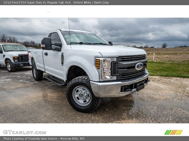 Oxford White / Earth Gray 2019 Ford F250 Super Duty XL Regular Cab 4x4