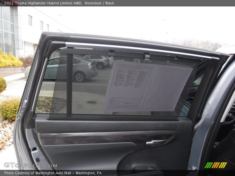 Moondust / Black 2022 Toyota Highlander Hybrid Limited AWD