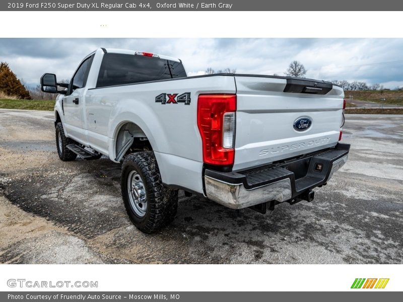 Oxford White / Earth Gray 2019 Ford F250 Super Duty XL Regular Cab 4x4