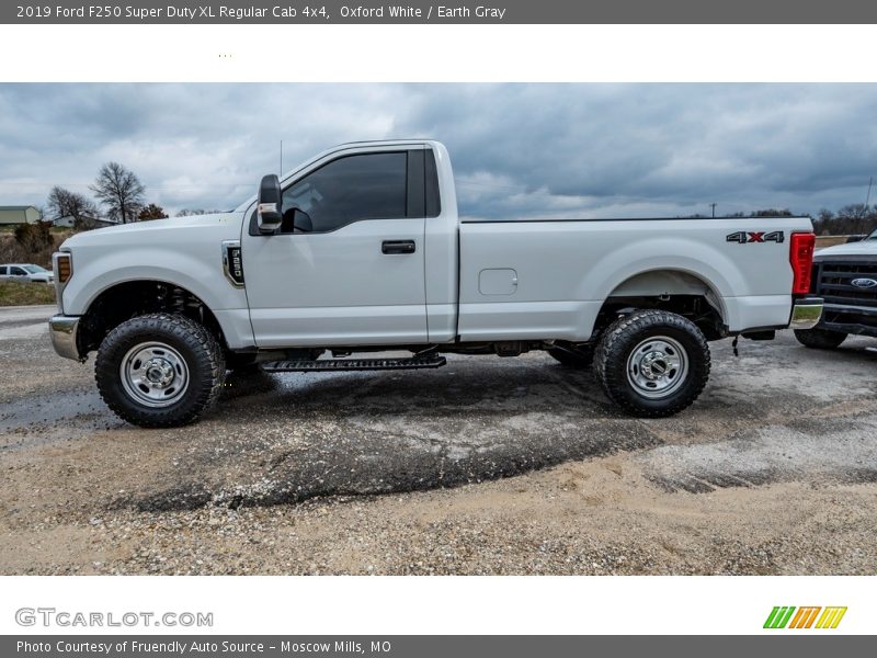 Oxford White / Earth Gray 2019 Ford F250 Super Duty XL Regular Cab 4x4